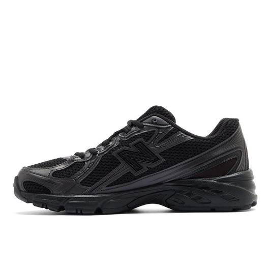 New Balance 740 - Triple Black