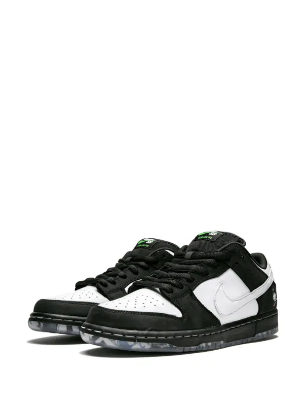 Nike SB Dunk - Panda Pigeon